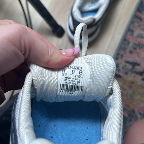 Women's New Balance 1023 White and Blue Sneakers Size 9B - Picture 8 of 8
